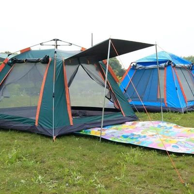 Προσαρμοσμένη αυτόματη σκηνή κατασκήνωσης Αδιάβροχη πολυεστέρας ασημένια επίστρωση για την οικογένεια εξωτερικά